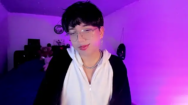 Snapshot of AnggelONfiree chatting on February 13, 11:56 pm AnggelONfiree online show from February 13, 11:56 pm