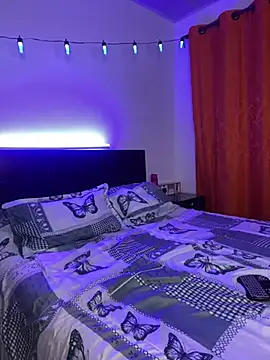 Snapshot of Isa_bel chatting on December 10, 1:32 am Isa bel online show from December 10, 1:32 am