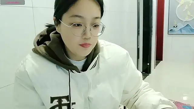 Snapshot of luoxuwen chatting on December 9, 6:12 am luoxuwen online show from December 9, 6:12 am