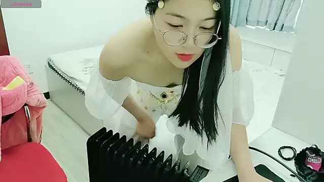 Snapshot of luoxuwen chatting on January 15, 2:27 am luoxuwen online show from January 15, 2:27 am