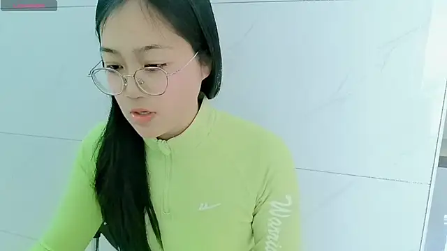 Snapshot of luoxuwen chatting on February 28, 4:32 am luoxuwen online show from February 28, 4:32 am