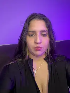 Snapshot of valentina_jonnes1 chatting on June 28, 5:24 am valentina jonnes1 online show from June 28, 5:24 am