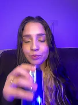 Snapshot of valentina_jonnes1 chatting on July 11, 5:32 am valentina jonnes1 online show from July 11, 5:32 am