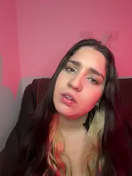 Snapshot of valentina_jonnes1 chatting on August 5, 4:15 am valentina jonnes1 online show from August 5, 4:15 am