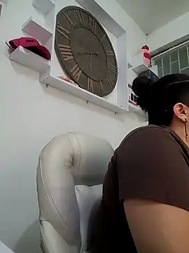 Snapshot of TwerkingAss chatting on December 12, 2:48 am TwerkingAss online show from December 12, 2:48 am