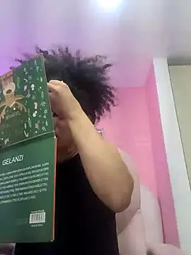 Snapshot of TwerkingAss chatting on January 24, 5:10 am TwerkingAss online show from January 24, 5:10 am