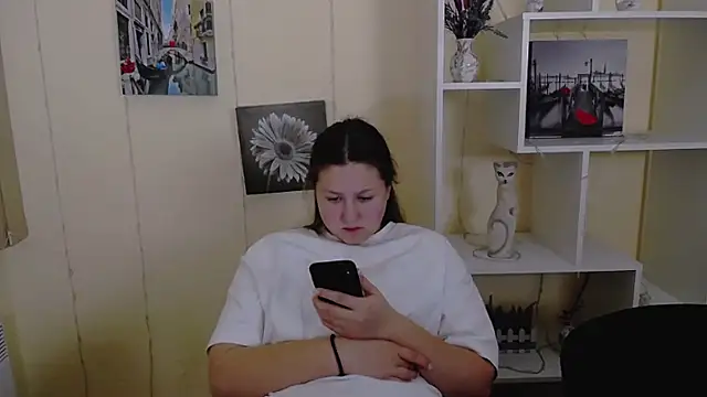  sofi smile online show from March 15, 1:30 am