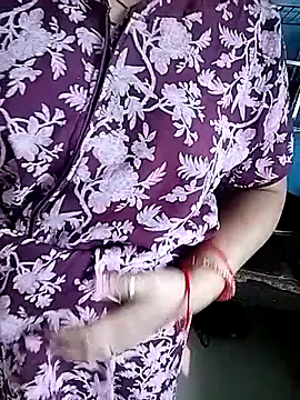 Snapshot of PayalSharmahot143 chatting on February 20, 7:32 am PayalSharmahot143 online show from February 20, 7:32 am