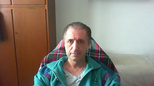 Snapshot of lliuk70mi chatting on April 28, 2:55 pm lliuk70mi online show from April 28, 2:55 pm