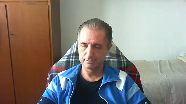 Snapshot of lliuk70mi chatting on May 8, 1:05 pm lliuk70mi online show from May 8, 1:05 pm