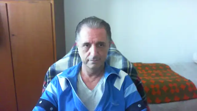 Snapshot of lliuk70mi chatting on May 16, 2:27 pm lliuk70mi online show from May 16, 2:27 pm