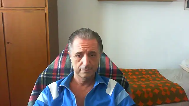 Snapshot of lliuk70mi chatting on May 20, 2:12 pm lliuk70mi online show from May 20, 2:12 pm