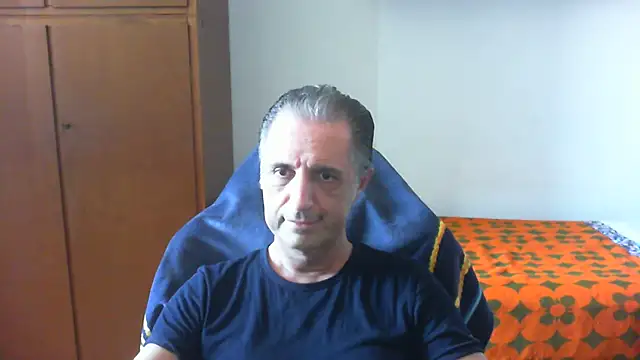 Snapshot of lliuk70mi chatting on May 25, 1:17 pm lliuk70mi online show from May 25, 1:17 pm