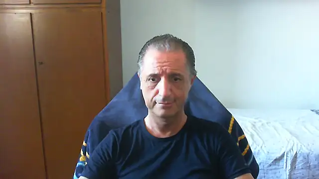 Snapshot of lliuk70mi chatting on May 29, 12:47 pm lliuk70mi online show from May 29, 12:47 pm
