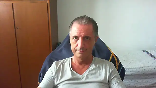 Snapshot of lliuk70mi chatting on June 4, 11:38 am lliuk70mi online show from June 4, 11:38 am