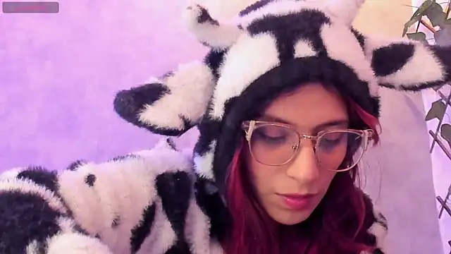 Snapshot of RedMeloddy chatting on March 25, 9:10 pm RedMeloddy online show from March 25, 9:10 pm