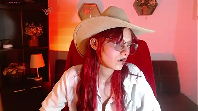 Snapshot of RedMeloddy chatting on May 1, 10:03 pm RedMeloddy online show from May 1, 10:03 pm