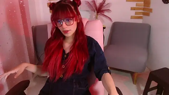 Snapshot of RedMeloddy chatting on June 3, 8:36 pm RedMeloddy online show from June 3, 8:36 pm
