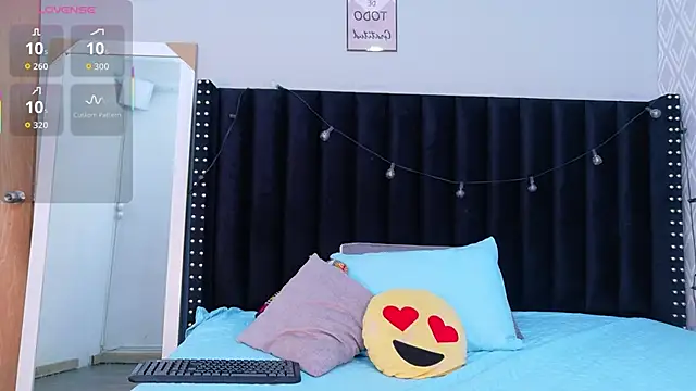 littleebonymommy online show from November 8, 2:56 am