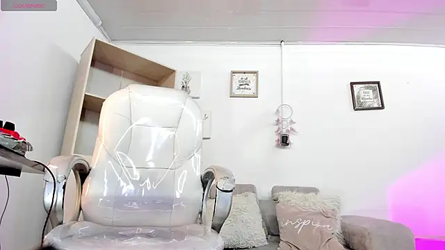 Alexx Scoot online show from March 11, 10:53 pm