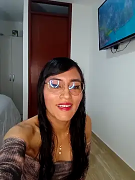 Snapshot of SophieBaker__ chatting on March 12, 1:03 am SophieBaker online show from March 12, 1:03 am