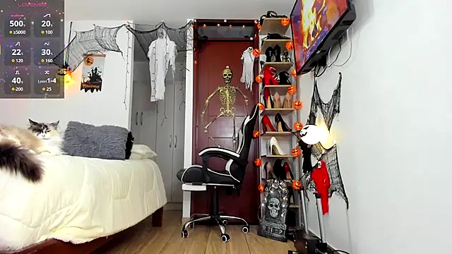 Snapshot of SophieBaker__ chatting on October 9, 2:42 am SophieBaker online show from October 9, 2:42 am