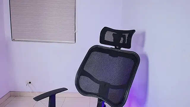 Justyn Ross online show from October 2, 5:47 am