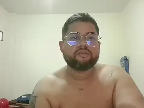 Snapshot of GABRIELGARCIA1313 chatting on February 12, 11:00 pm GABRIELGARCIA1313 online show from February 12, 11:00 pm