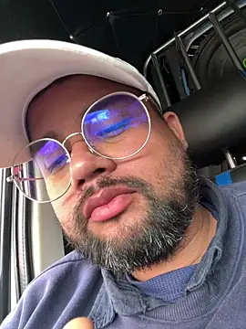 Snapshot of GABRIELGARCIA1313 chatting on February 19, 3:30 pm GABRIELGARCIA1313 online show from February 19, 3:30 pm