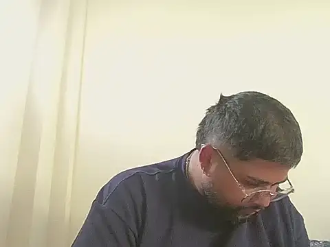 Snapshot of GABRIELGARCIA1313 chatting on March 11, 9:32 pm GABRIELGARCIA1313 online show from March 11, 9:32 pm