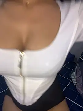  riyaahahaha  online show from December 7, 2:46 pm