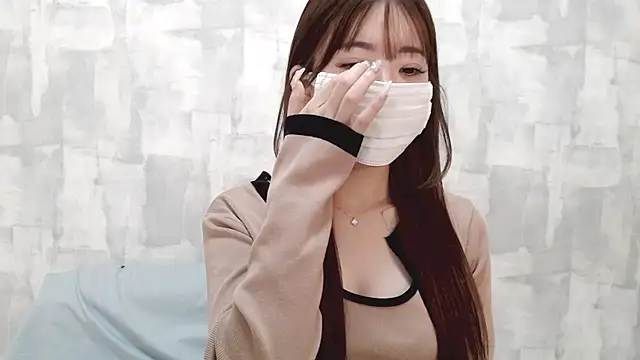 LOVE MOMO LOVE online show from October 17, 11:46 am