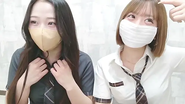 LOVE MOMO LOVE online show from March 27, 12:38 pm