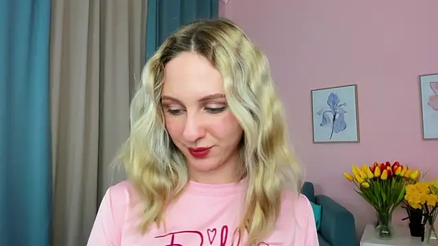 Lia Bloom  online show from March 17, 3:40 pm