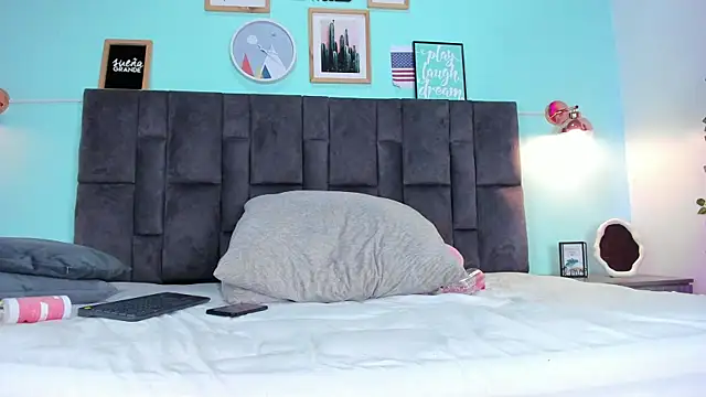 DulceAurora   online show from March 22, 8:51 am