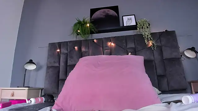 DulceAurora   online show from June 18, 9:14 am