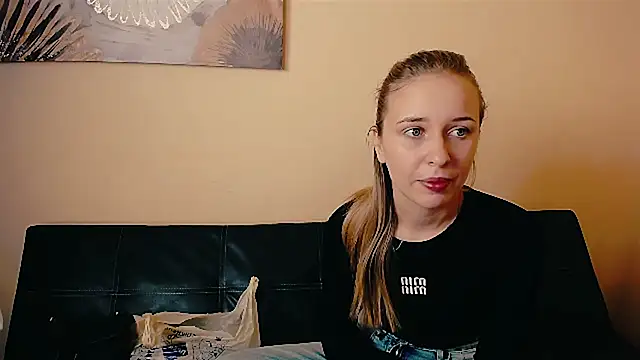  Nicole new online show from March 25, 10:21 am