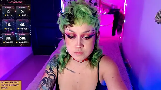 Snapshot of rosse_ivy chatting on December 5, 3:39 pm rosse ivy online show from December 5, 3:39 pm