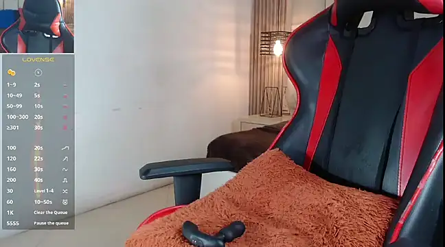 Snapshot of MurdockH chatting on December 12, 7:52 am MurdockH online show from December 12, 7:52 am