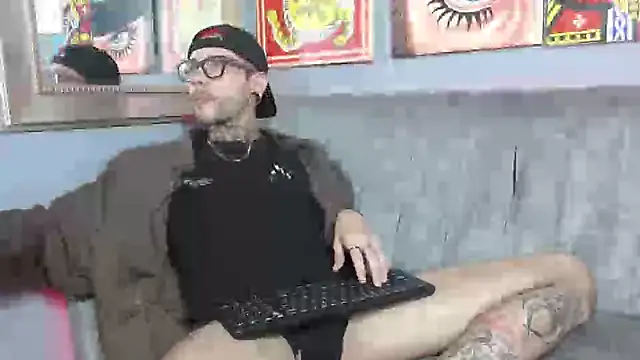 Snapshot of MurdockH chatting on September 22, 2:24 am MurdockH online show from September 22, 2:24 am