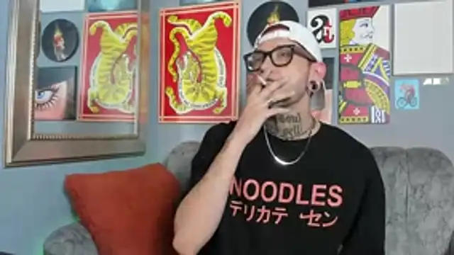 Snapshot of MurdockH chatting on October 19, 4:57 am MurdockH online show from October 19, 4:57 am