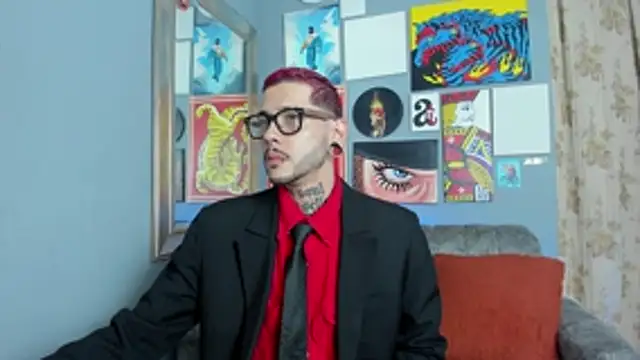 Snapshot of MurdockH chatting on October 25, 5:15 am MurdockH online show from October 25, 5:15 am