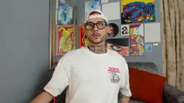 Snapshot of MurdockH chatting on October 27, 5:11 am MurdockH online show from October 27, 5:11 am