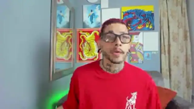 Snapshot of MurdockH chatting on October 28, 3:32 am MurdockH online show from October 28, 3:32 am