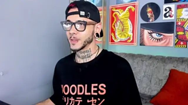 Snapshot of MurdockH chatting on November 14, 6:34 am MurdockH online show from November 14, 6:34 am