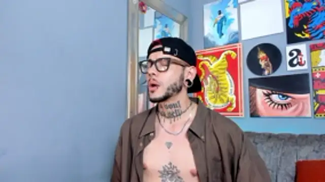 Snapshot of MurdockH chatting on November 19, 3:39 am MurdockH online show from November 19, 3:39 am