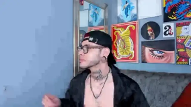 Snapshot of MurdockH chatting on November 21, 5:50 am MurdockH online show from November 21, 5:50 am