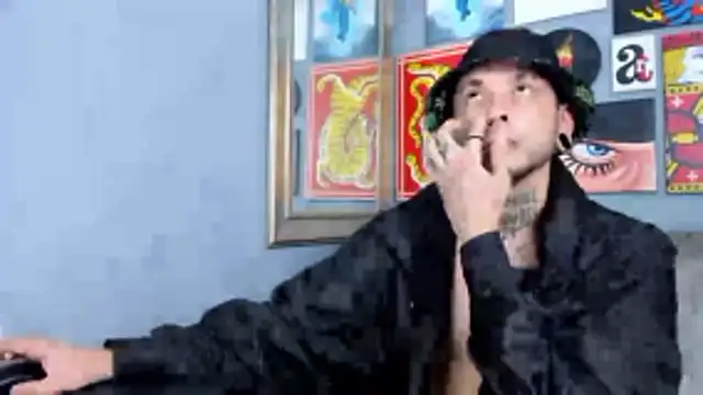 Snapshot of MurdockH chatting on November 24, 7:52 am MurdockH online show from November 24, 7:52 am