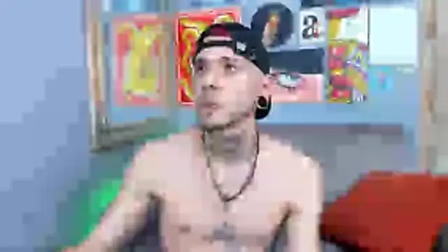 Snapshot of MurdockH chatting on December 1, 8:14 pm MurdockH online show from December 1, 8:14 pm