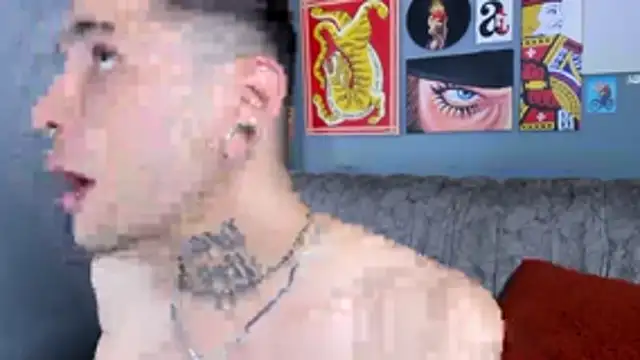 Snapshot of MurdockH chatting on December 4, 8:28 pm MurdockH online show from December 4, 8:28 pm